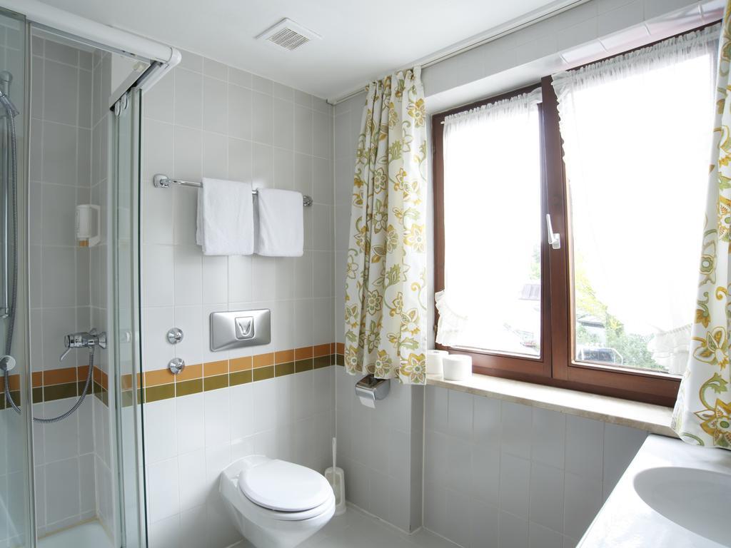 Unterföhring Hotel Garni Zum Gockl מראה חיצוני תמונה
