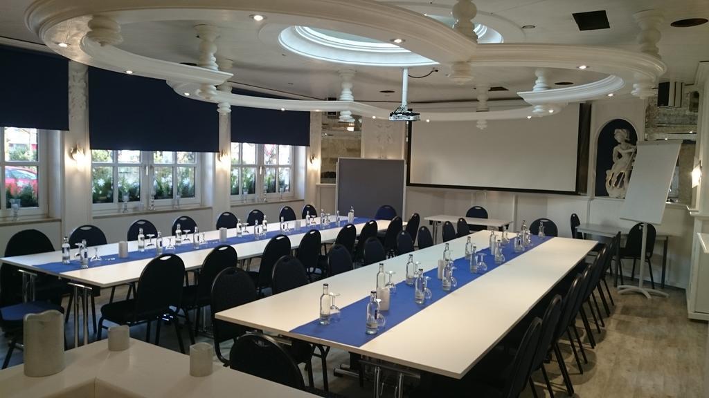 Unterföhring Hotel Garni Zum Gockl מראה חיצוני תמונה
